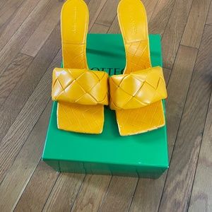Women’s Bottega Veneta rubber lido sandals